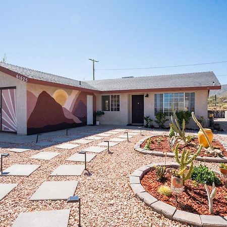 Villa Hot Tub, Games, King Bed, Fire Pit, Bbq Grill, Minutes From National Park And Views Joshua Tree Esterno foto
