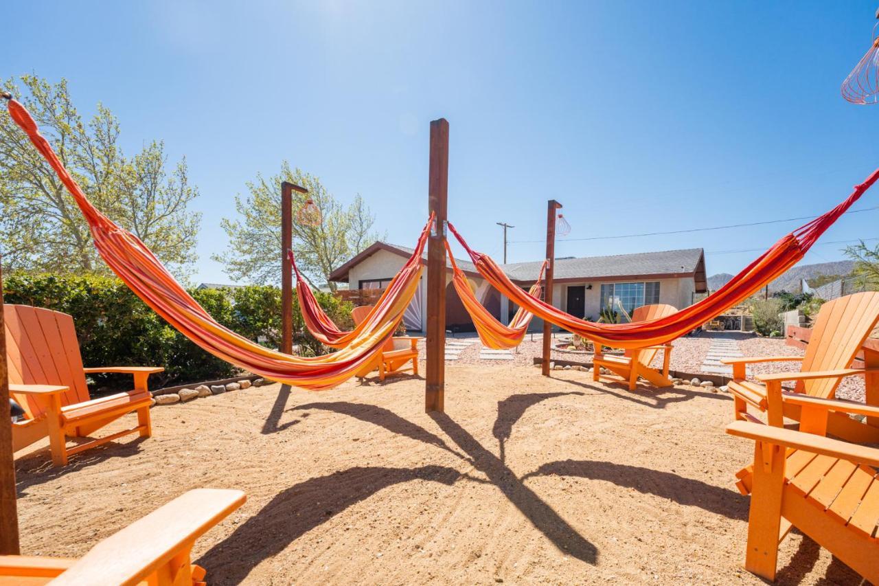 Villa Hot Tub, Games, King Bed, Fire Pit, Bbq Grill, Minutes From National Park And Views Joshua Tree Esterno foto
