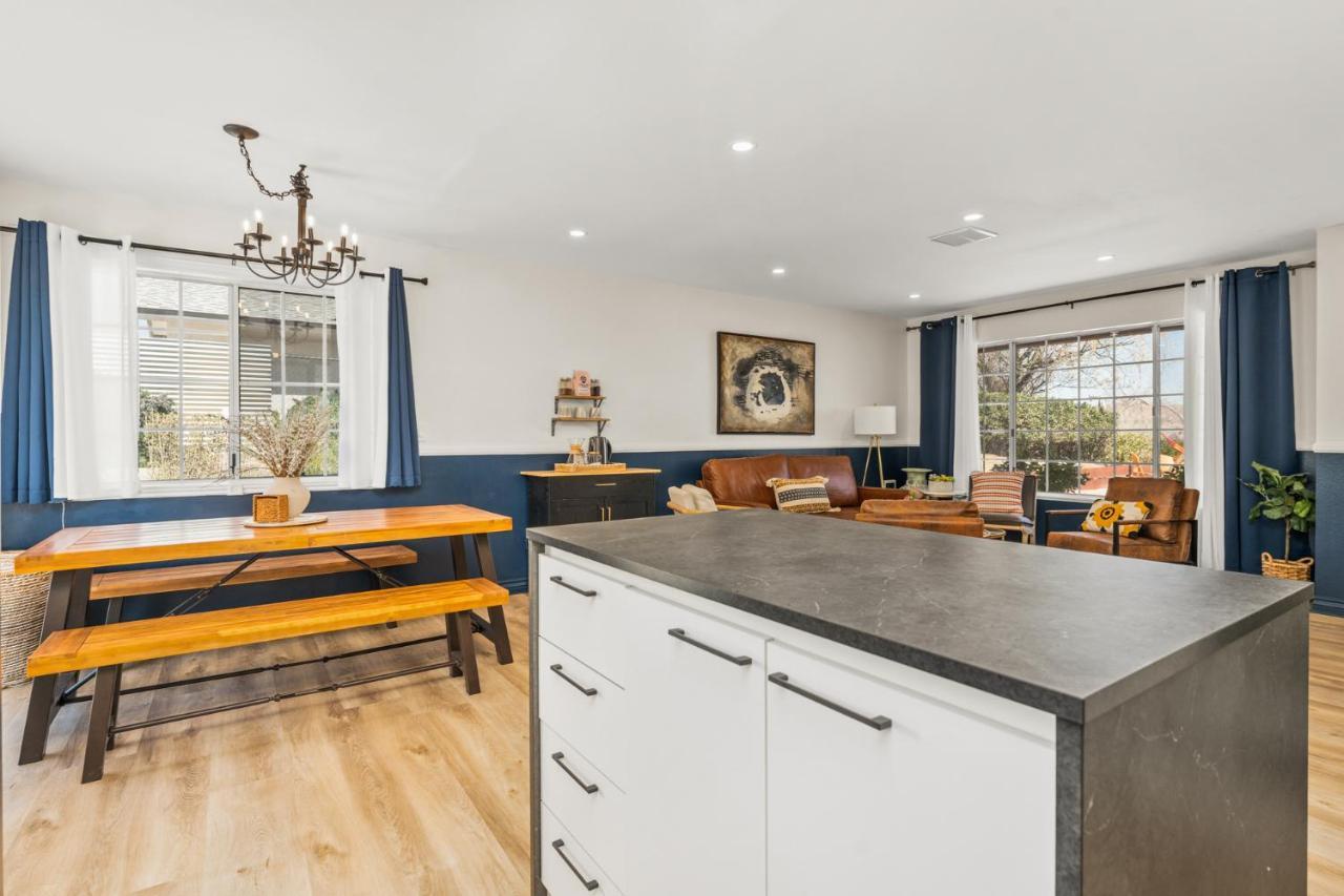 Villa Hot Tub, Games, King Bed, Fire Pit, Bbq Grill, Minutes From National Park And Views Joshua Tree Esterno foto